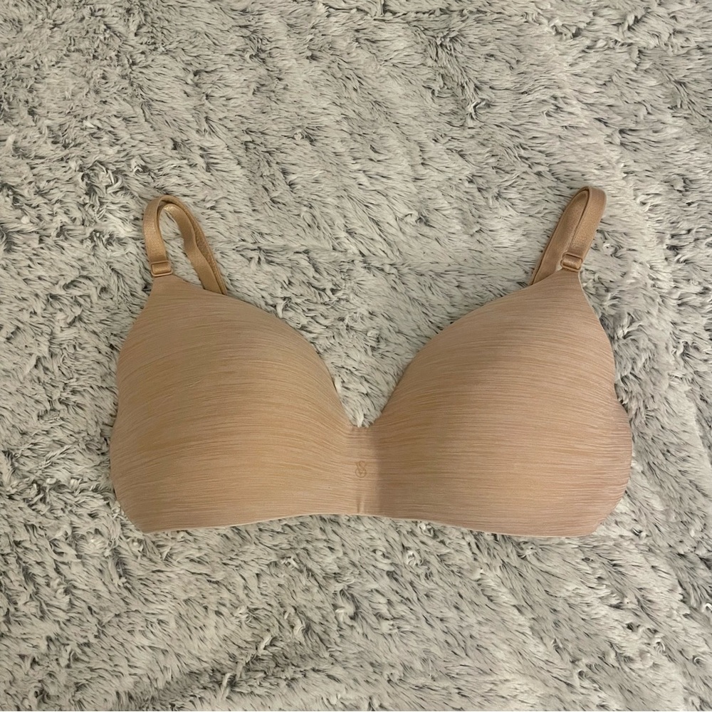Victoria’s Secret Wireless T-Shirt Bra